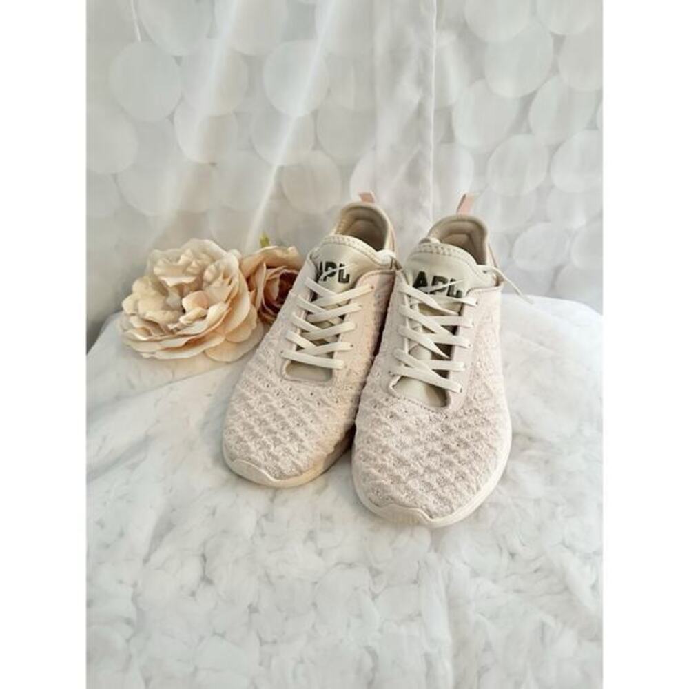 APL women 9 TechLoom Phantom Running Shoes Beach Ivory Pink CLEANED Athletic